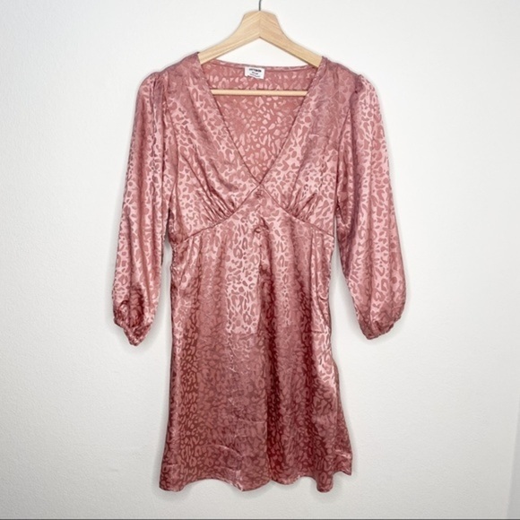 Cotton On Satin material leopard print mini dress - Picture 7 of 7